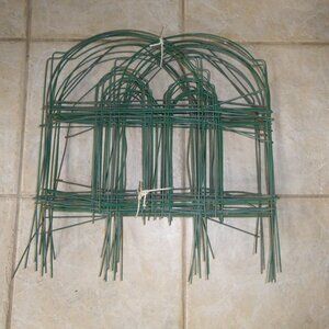 11 Pieces Cathedral Folding Green Wire Garden Fence